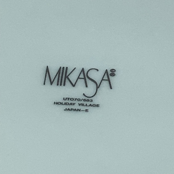 Mikasa Holiday Village Ceramic Trinket Box - Picture 8 of 8